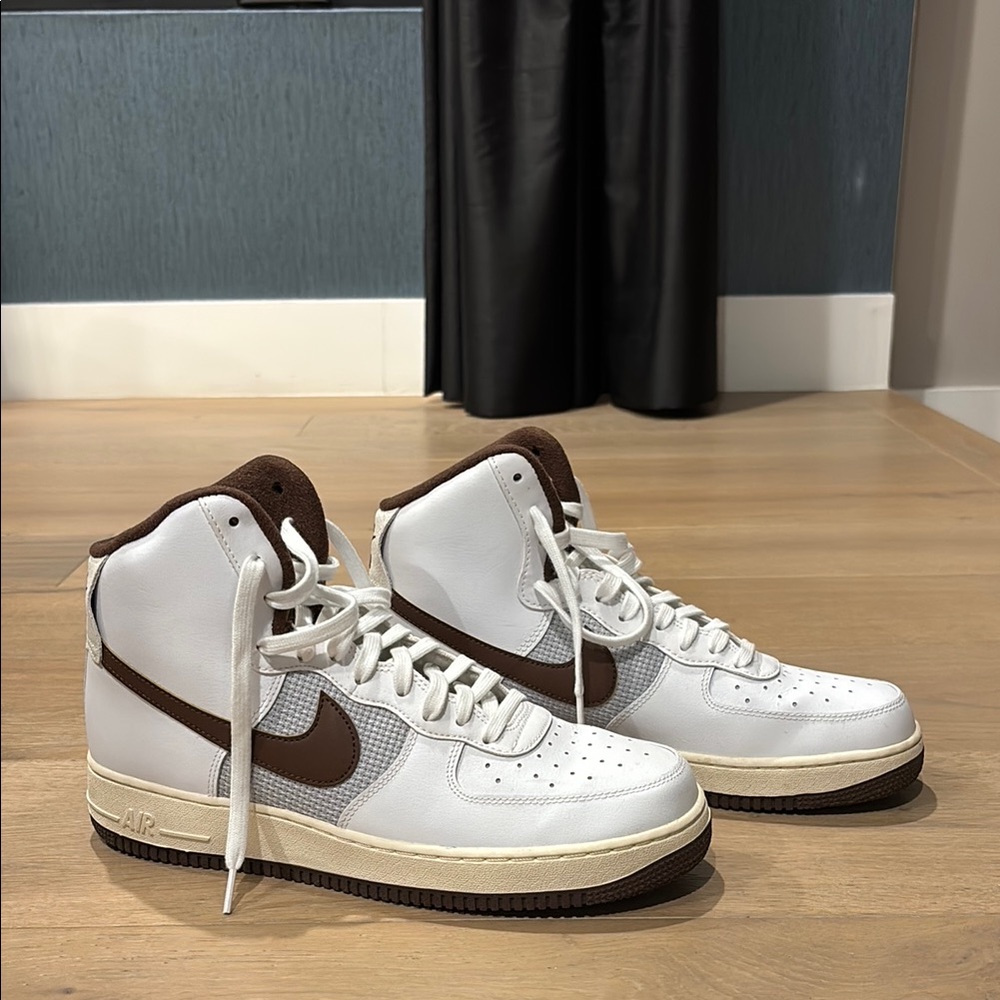 Nike Air Force 1 Men's White and Brown High-Top Sneakers
